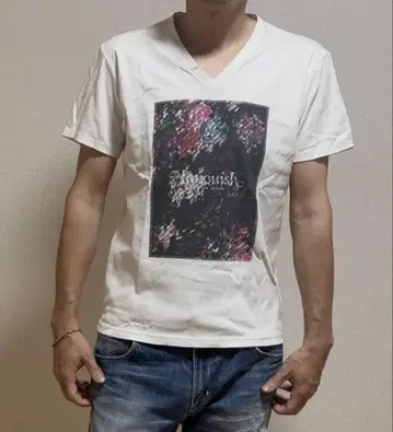 꽃무늬 프린트 V넥 T셔츠 화이트