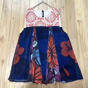Desigual 데시구알 플라워 프린트 절개 슬리브리스 튜닉