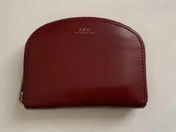 [ A.P.C ] 하프문 지갑 보르도