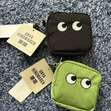 UNIQLO x 안야 힌드마치 패커블 백
