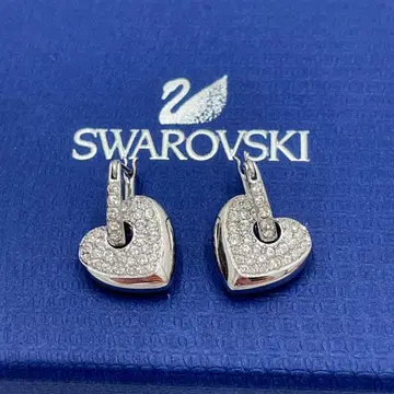 새상품급 스와로브스키 SWAROVSKI 크리스탈 하트 귀걸이