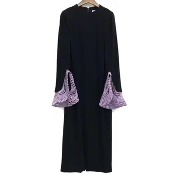마메쿠로구치 Embroidery Cuffs I-Line Dress