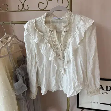 ZARA 프릴 레이스 화이트 셔츠