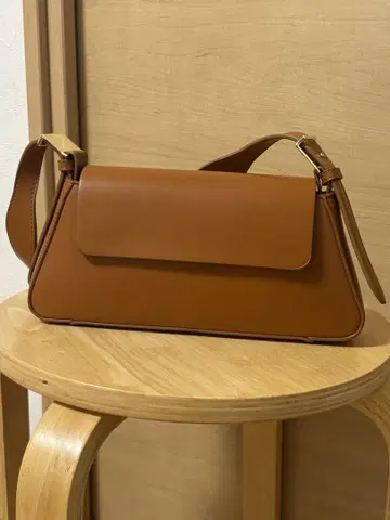 ZARA 가죽 숄더백
