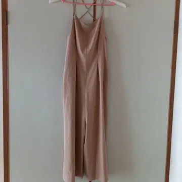 AMERI 베이지 V넥 멜빵바지