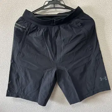 Under Armour Project Rock 블랙 숏팬츠