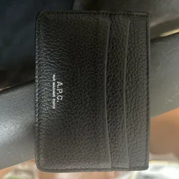 A.P.C. 블랙 가죽 카드 케이스