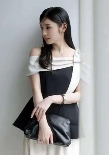 Rirandture 오프숄더 리본 페플럼 상의