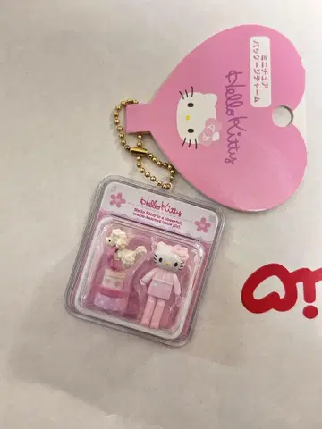 산리오 캐릭터즈 미니어처 패키지 참 헬로키티 발길이 키티