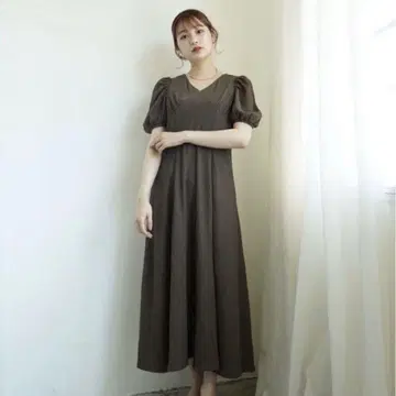 acka 퍼프 슬리브 플레어 드레스