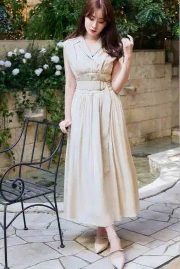 Classic Oxford Belted Dress beige