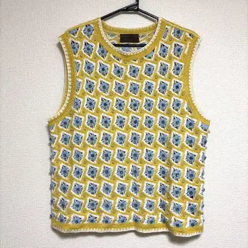 Birth Of Royal Child /Gemstone Knit Vest