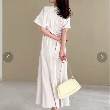 새상품급 web 한정판 리젝시 와이드 슬리브 머메이드 원피스 아이보리