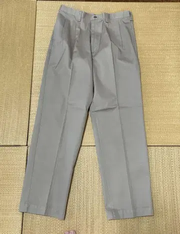 플리츠 치노 팬츠