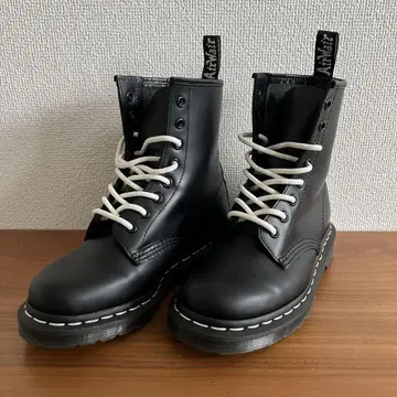Dr. Martens 블랙 하이컷 부츠 22.5cm