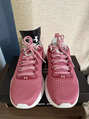 언더아머 여성용 러닝화 호버 터뷸런스 24cm