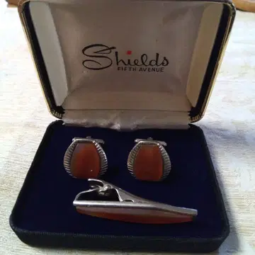 Shields Fifth Avenue 커프스 버튼 및 타이핀 세트