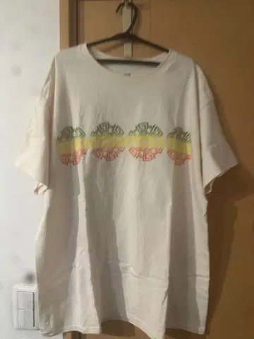 SEX HIPPIES 그라데이션 로고 T셔츠