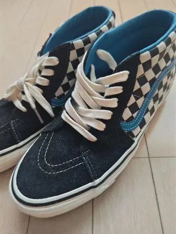 VANS x Liberaiders