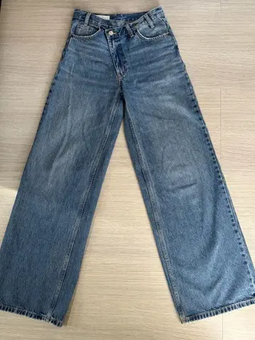 ZARA 와이드 레그 크로스 하이웨스트 청바지 34