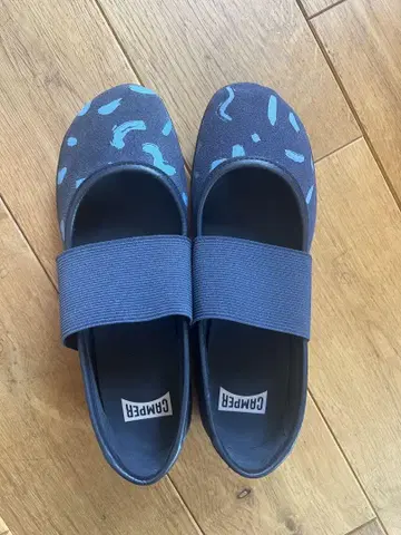 캠퍼 플랫슈즈