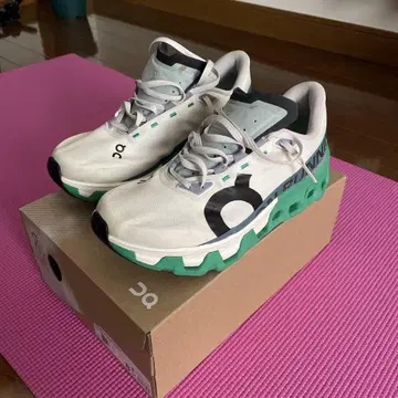 On CloudmonsterHyper 26cm 화이트/그린