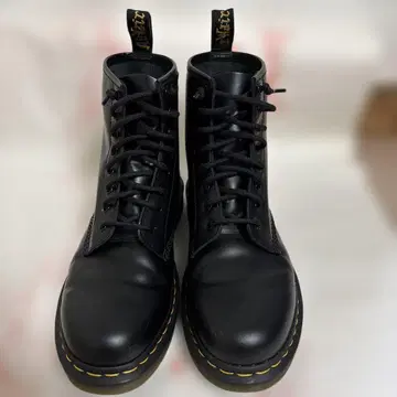 Dr. Martens 8홀 부츠 27cm