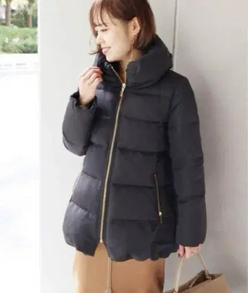 새상품급 노블 에스테르 파유 미들 다운 코트 네이비 36