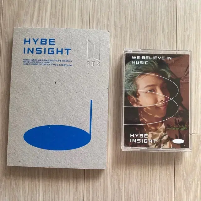 BTS HYBE INSIGHT 포토북 + 포토카드
