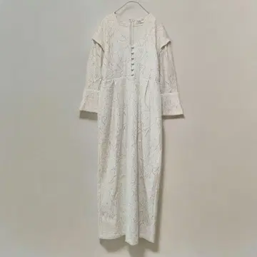 CLANE CURTAIN LACE FLARE CUFF ONE PIECE
