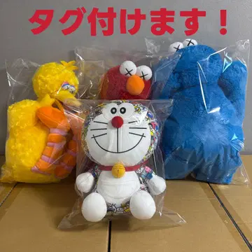 유니클로 KAWS 세서미 스트릿 봉제 인형