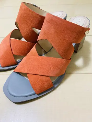 Ted Baker 오렌지 스웨이드 샌들