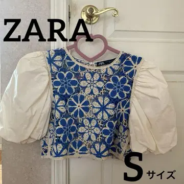 [미사용 새상품] ZARA 꽃무늬 자수 벌룬 슬리브 상의 S