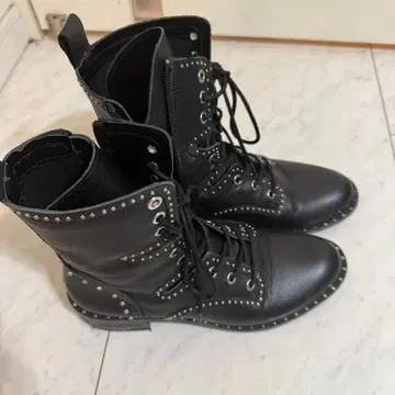 ZARA 스터드 통굽 레이스업 부츠 24cm
