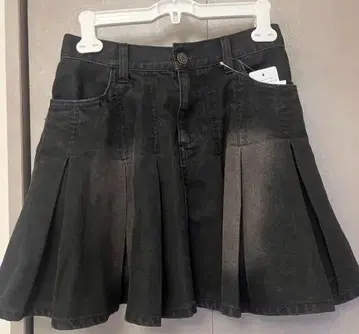 블랙 데님 플리츠 스커트