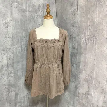 UNIQLO 스퀘어넥 자수 개더 플레어 튜닉 상의