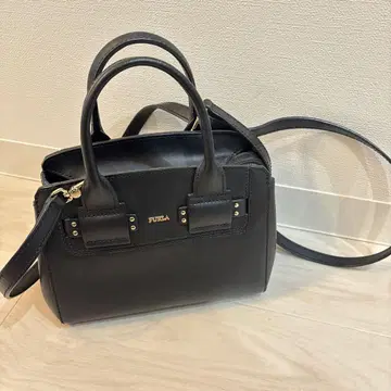FURLA 블랙 가죽 핸드백