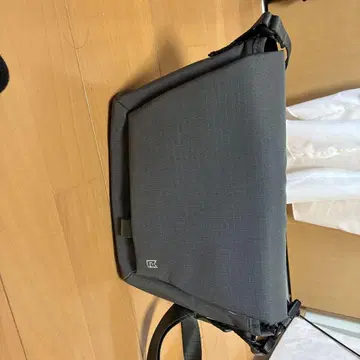 미레스트 숄더백