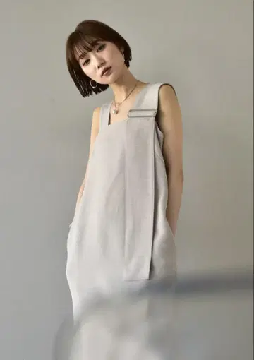 Lumier SLUB YARN ASYMMETRY DRESS/BEIGE