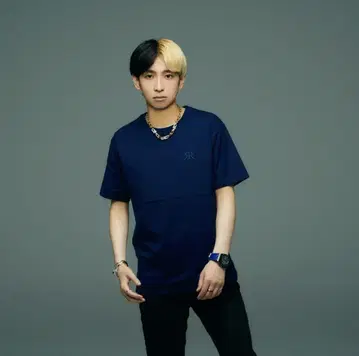 ReZARD 네이비 T셔츠 로고 자수
