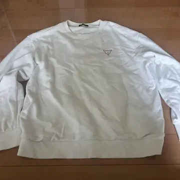 GUESS XL 아이비색 맨투맨