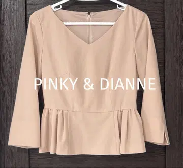 PINKY&DIANNE 핑키앤다이안 V넥 페플럼 블라우스