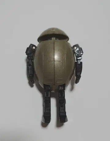 타마고라스 타마로보 E-16