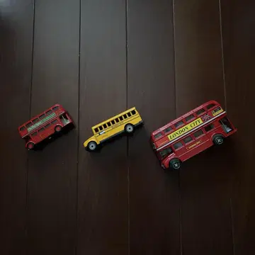 미니어처 버스 3개