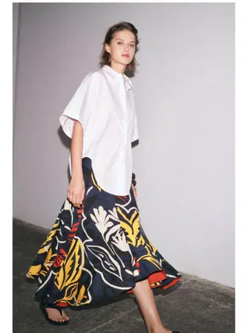ZARA 꽃무늬 스커트