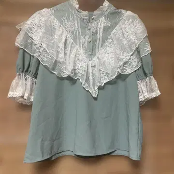 레이스 프릴 장식 민트 그린 블라우스 M