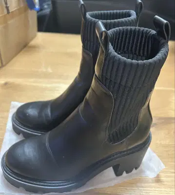 ZARA 사이드 고어 부츠 블랙 가죽