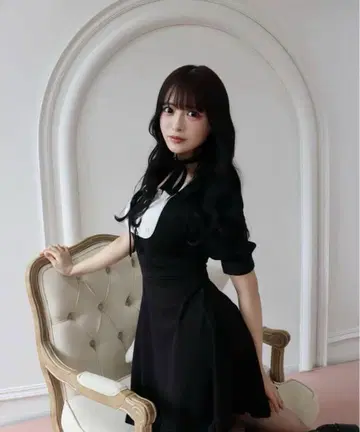 TITTY&CO. 셔링 퍼프 미니 원피스 블랙
