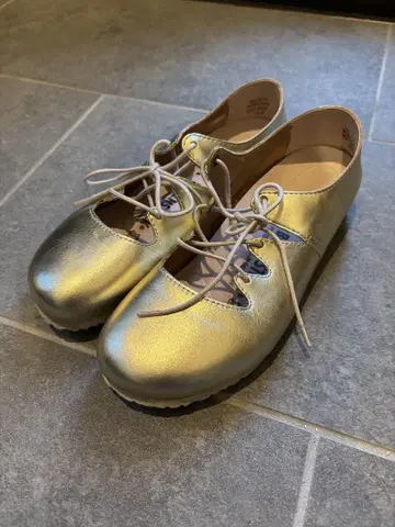 BIRKENSTOCK 골드 플랫슈즈 사이즈 39
