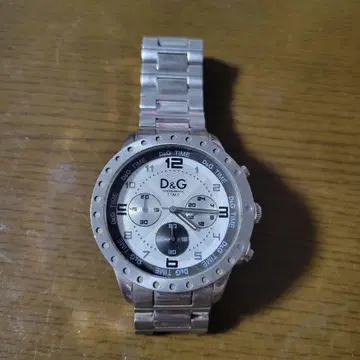 D&G 아날로그 손목시계